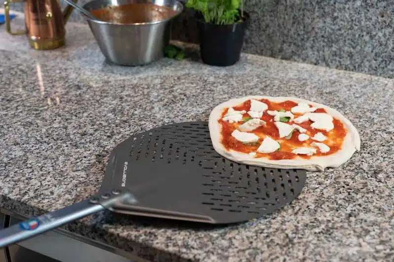 Xẻng xúc bánh pizza đột lỗ GI Metal E-32F/60